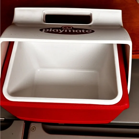 Igloo Playmate Red and White Cooler - Picture 4 of 11